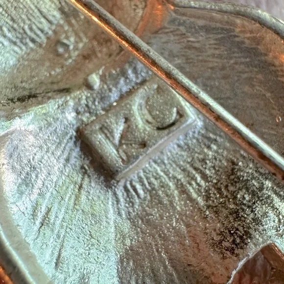 Vintage Kenneth Cole Cat Brooch Wearing Hat, Booties & Heart Enameled Crystal - Picture 10 of 13